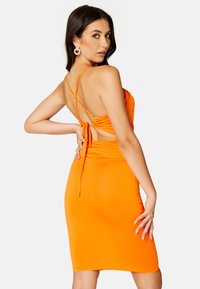 Bubbleroom HALTERNECK MIDI DRESS - Pouzdrové šaty - orange