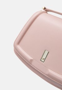 BOSS ARIELL SADDLE  - Olkalaukku - light beige