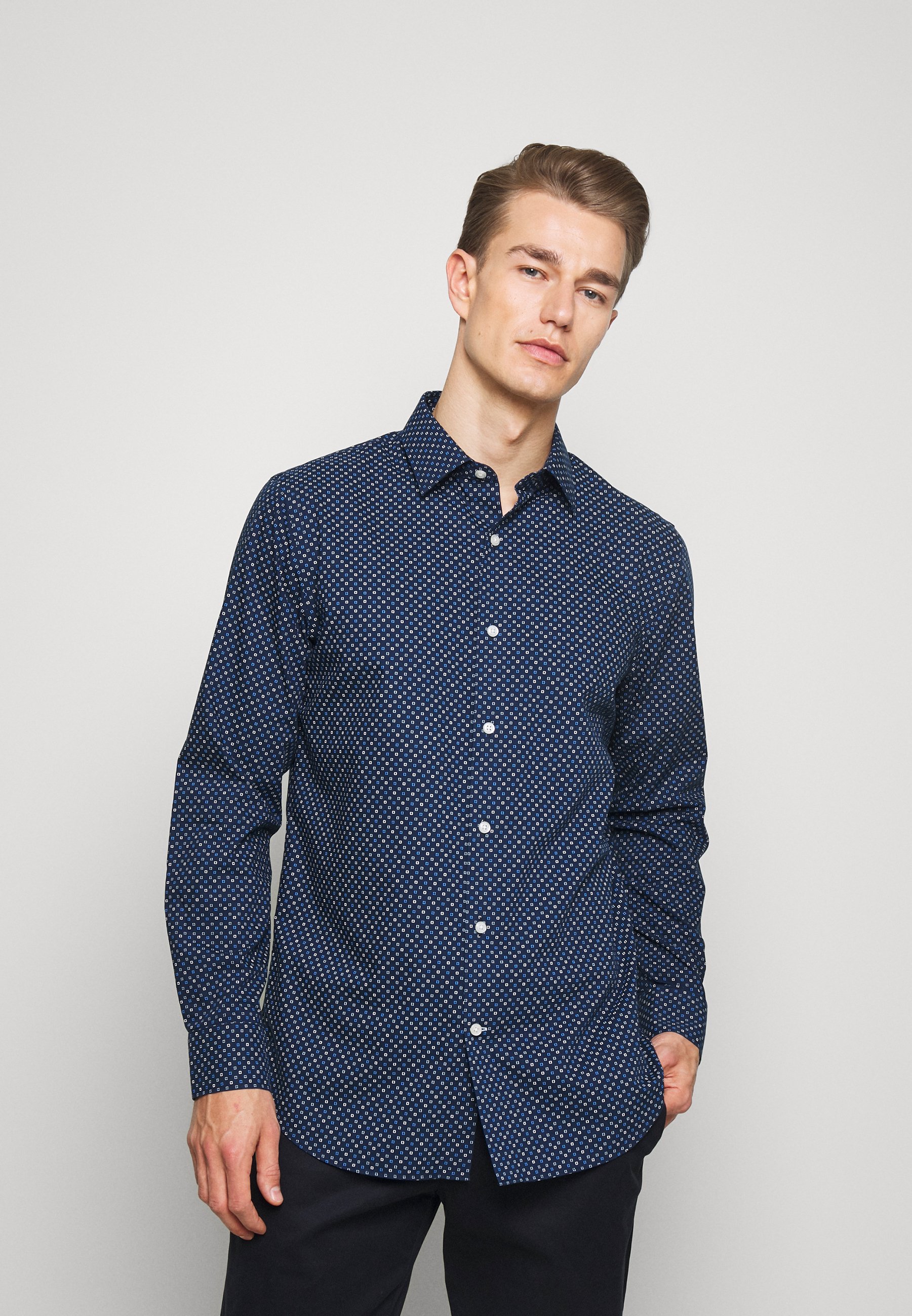Banana Republic SQUARE PRINT Skjorte dark blue Zalando.no Banana Republic SQUARE PRINT Skjorte dark blue Zalando.no