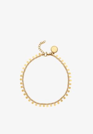 Pulsera de cadena de oro con pequeños colgantes redondos distribuidos uniformemente alrededor y una placa redonda en el cierre grabada con texto.