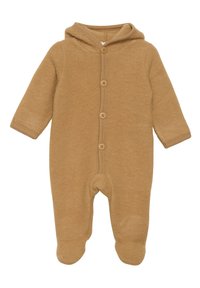 Combinaison en polar beige avec capuche, dotée d'une fermeture à boutons sur le devant, de manches longues et de pieds fermés. Texture douce et éléments de design simples.