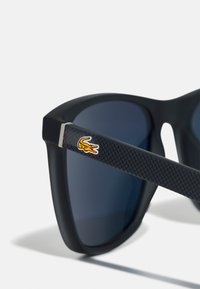 Lacoste Aurinkolasit - grey matte