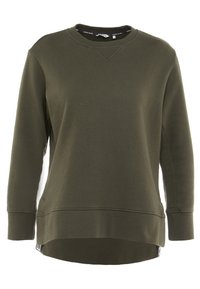 Sudadera verde oliva, con cuello redondo, mangas largas, puños acanalados, aberturas en los laterales, textura suave y dobladillo trasero ligeramente más largo.