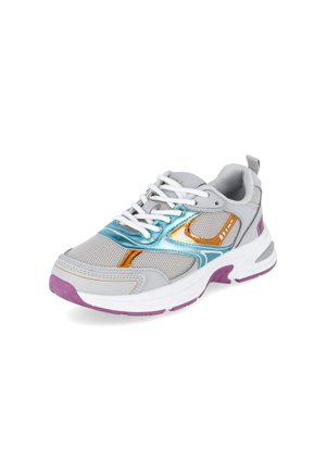 Baskets de sport grises et blanches avec des accents turquoise et orange, lacets blancs, tige en mesh respirant et détails violets sur la semelle extérieure.