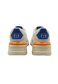 Beige Sportsschuhe mit blauen Akzenten, einer strukturierten Ferse und einer orangefarbenen Mittelsohle. Mit einem Logo auf der Ferse und einer flachen Gummisohle.