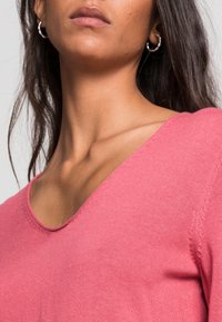 TOM TAILOR BASIC V-NECK - Pulover - cozy pink