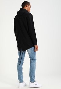 Urban Classics Párka - black