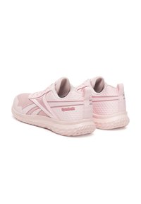 Pantofi sport roz, cu un superior din plasă texturată, talpă amortizată și dungi contrastante. Prezintă logo-ul Reebok pe călcâi și sistem de închidere cu șiret.