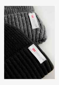 Vybrané, black charcoal grey