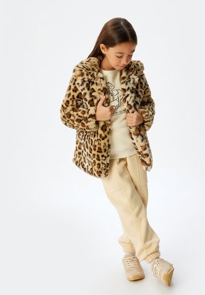 Winter coat - beige