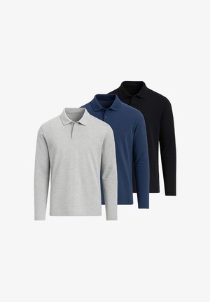 Drei Langarm-Polohemden in Hellgrau, Marineblau und Schwarz. Jedes verfügt über einen Kragen, eine knöpfbare Leiste und eine glatte Stofftextur.