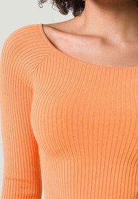 zero Sweter