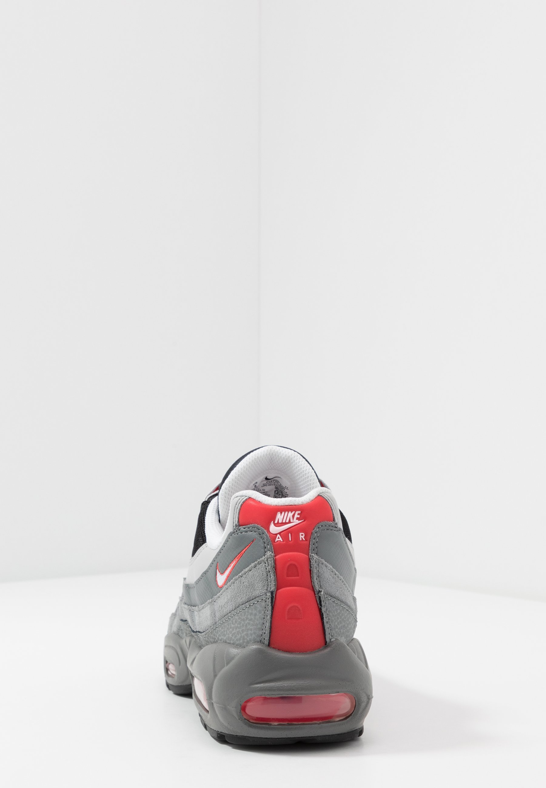 Nike Sportswear AIR MAX 95 ESSENTIAL Joggesko track red Nike Sportswear AIR MAX 95 ESSENTIAL Joggesko track red