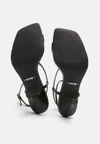 Bata BATA RED LABEL - Sandaalid - nero
