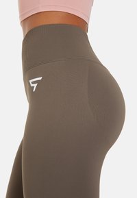SQUATPROOF SHARP HIGH WAISTED SEAMLESS SCRUNCH - Leggingsit - ash brown
