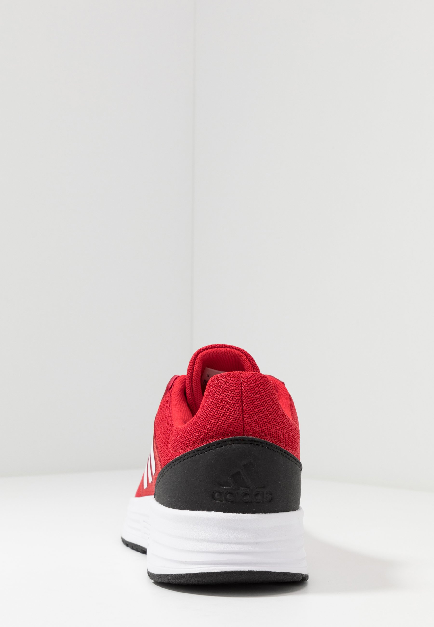 adidas Performance GALAXY CLASSIC CLOUDFOAM SPORTS RUNNING SHOES - Nøytrale løpesko - scarlet/footwear white/core black adidas Performance GALAXY CLASSIC CLOUDFOAM SPORTS RUNNING SHOES - Nøytrale løpesko - scarlet/footwear white/core black