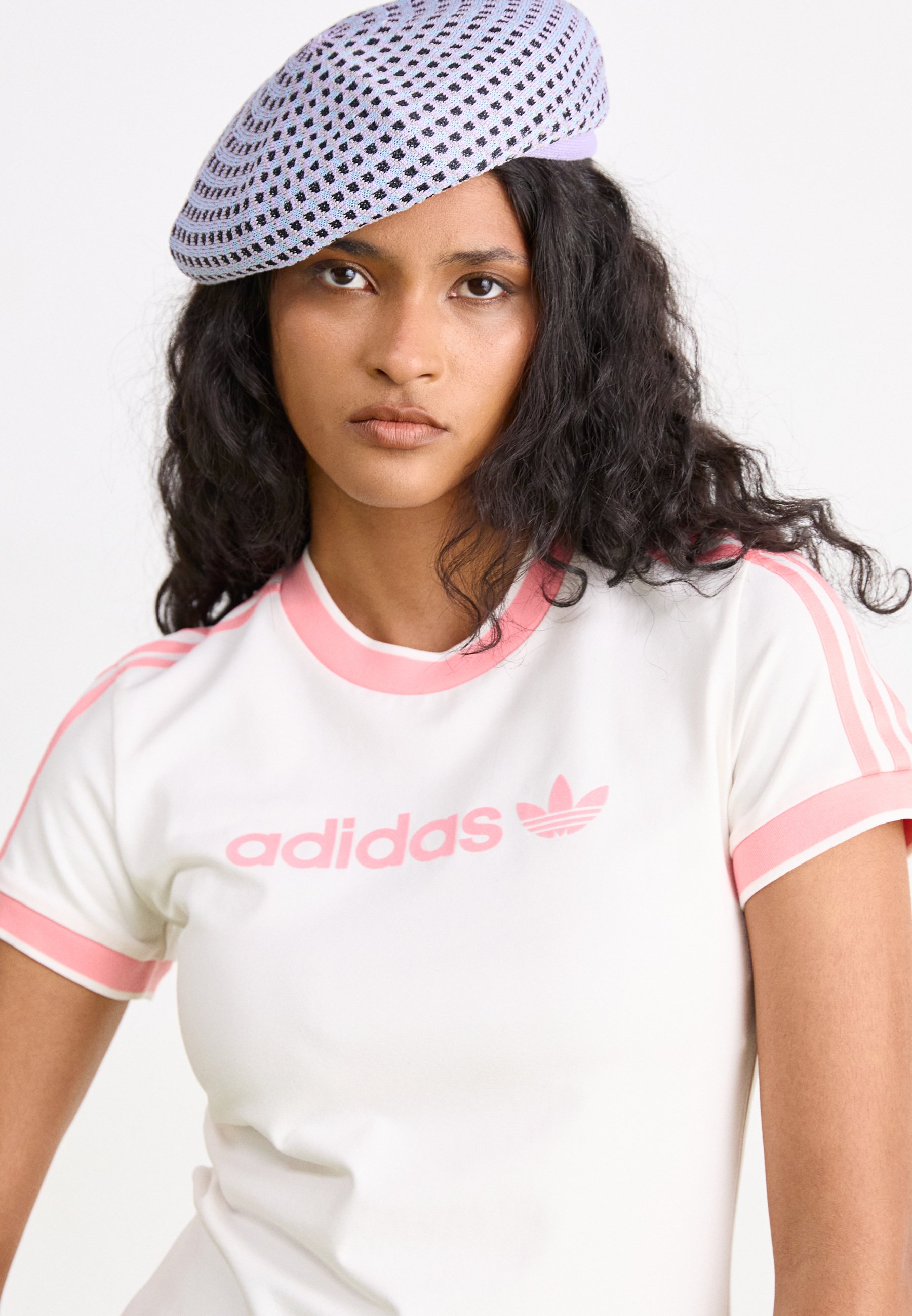 adidas Originals GRAPHIC BADGE SLIM 3-STRIPES - Print T