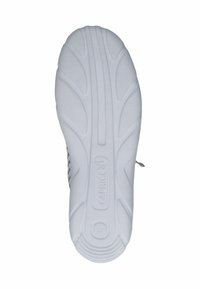 Fehér sneaker talp, texturált mintával, logóval és méretjelöléssel. Simává felület, barázdákkal a tapadás érdekében.