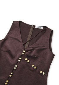 Burgundy sleeveless dress with a textured finish, featuring a v-neckline, an exposed zipper, and gold metal studs along the front.