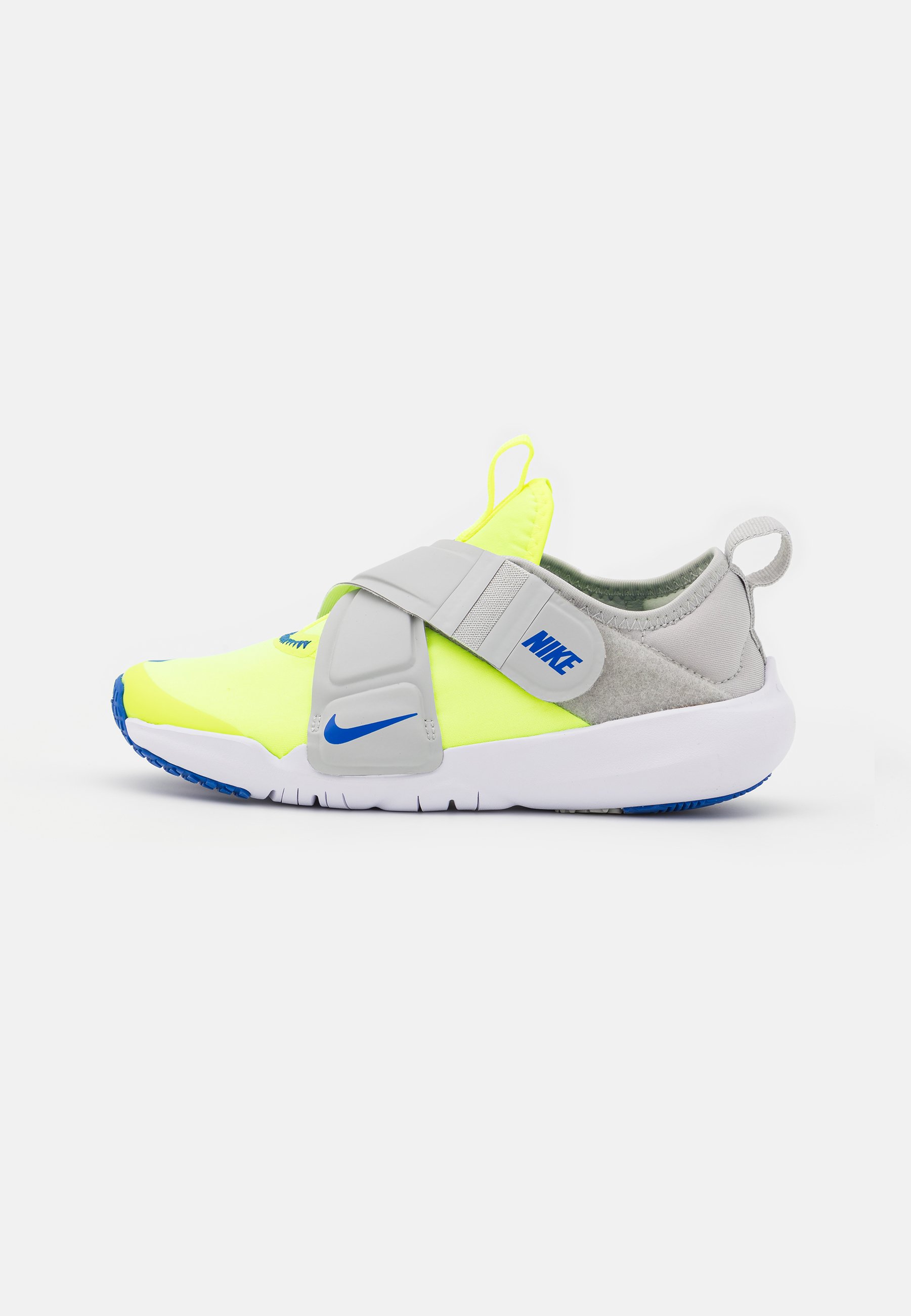 nike flex advance trainers