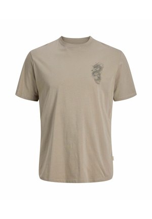 Beige T-shirt med korte ærmer og rund hals med en lille, mørk dragegrafik på venstre bryst.