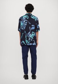 Versace Jeans Couture BAROC OUTLINE MACRO - Camicia - blu