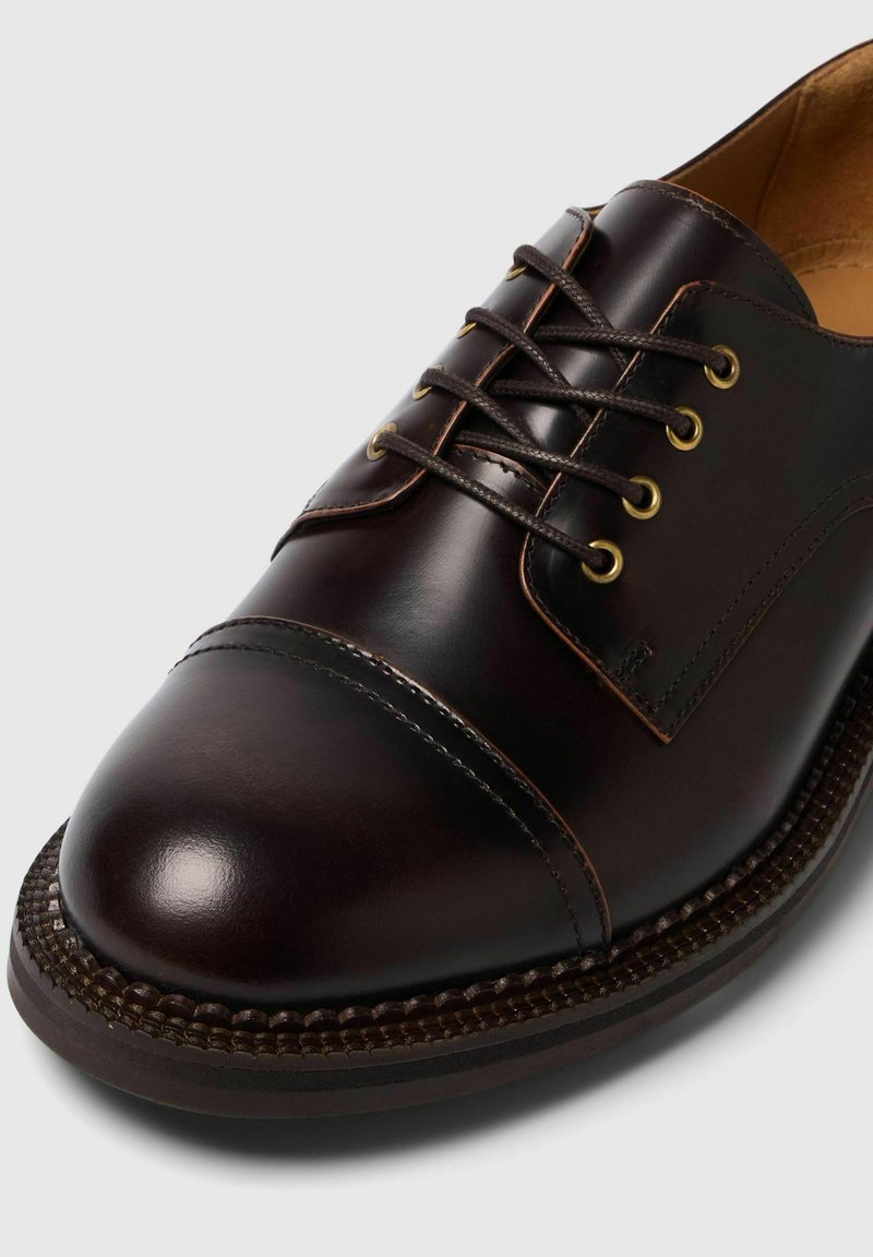 Selected Homme SLHOTIS TOE CAP SHOE Lace-ups demitasse/brown