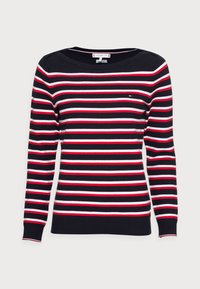 Marineblauer Pullover mit langen Ärmeln, horizontalen roten und weißen Streifen, geripptem Textur, schiffchenförmigem Ausschnitt und kleinem Logo-Detail auf der Brust.
