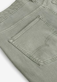 Next REGULAR FIT OVERDYED - Jean droit - sage green