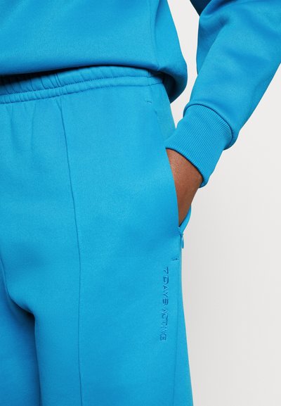 7 DAYS Active TECH LOUNGE PANTS - Παντελόνι φόρμας - crystal teal