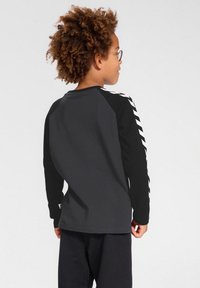 Hummel Langærmet T-shirt - asphalt