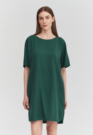TATUUM, ARTICLE TAG: DRESS - ARTICLE NAME: LEORA 1 - Vestido camiseta - deep green