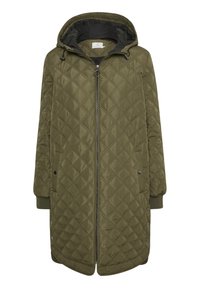 Veste longue matelassée vert olive avec capuche, fermeture éclair avant, boutons-pression latéraux et poignets côtelés. Présente une texture à motif diamant.