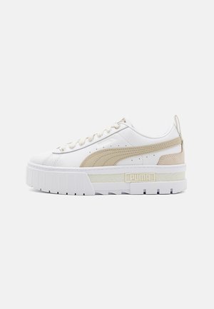 Puma MAYZE LUXE - Sportcipő - white/desert dust
