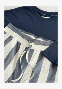 Sélectionné, navy stripe