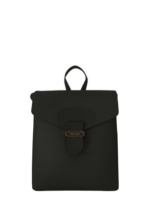 Sac à dos rectangulaire noir avec fermeture à rabat, poignée supérieure et une petite plaque métallique rectangulaire portant le logo Gianmarco Venturi.