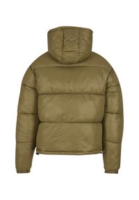 Olíva zöld puffos dzseki kapucnival. Steppelt dizájn és rugalmas mandzsetta jellemzi. Puha, fényes textúra, rövidített végződéssel.