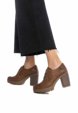 Refresh Zapatos altos - camel
