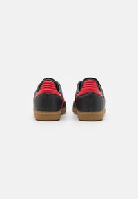 adidas Originals SAMBA OG - Trainers - carbon/better scarlet