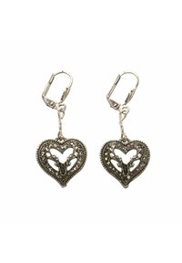 Silberfarbene herzförmige Ohrringe mit einem Design eines Rehkopfes, verziert mit kleinen Perlen für Textur und Details. Mit einem klappbarenverschluss. 