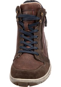 Mustang Sneaker high - nut
