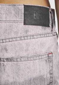 BDG Urban Outfitters BAGGY - Τζιν χαλαρής εφαρμογής - pink