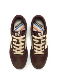 mtng Zapatillas - marron