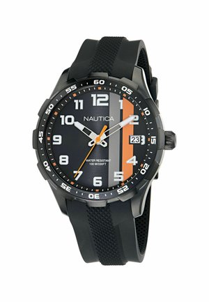 Fekete Nautica karóra fekete gumiszíjjal, fehér számokkal, narancssárga és szürke függőleges csíkokkal, 3 óránál dátumablakkal és vízállósági felirattal.