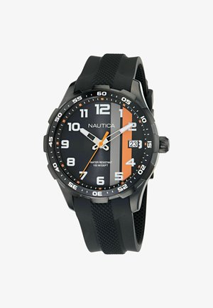 Must Nautica käekell musta kummirihmaga, valgete numbritega, oranži ja halli vertikaalse triibuga, kell 3 asuva kuupäevaakna ja veekindluse tekstiga.