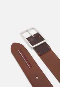 Tommy Hilfiger MONOTYPE BUCKLE  - Cinturón - brown