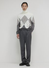 Calliope À COL ROULÉ EN DIAMANT - Maglione - une variante