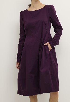 Vapaa-ajan mekko - bordeaux