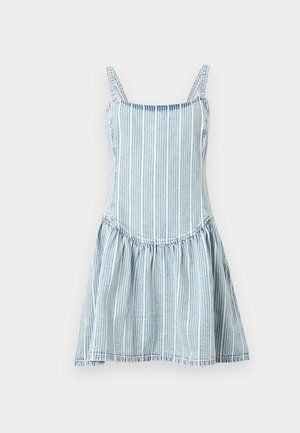 Φόρεμα χωρίς μανίκια με κάθετες ρίγες σε ανοιχτό μπλε και λευκό, με λεπτά τιραντάκια και φουσκωτή φούστα.