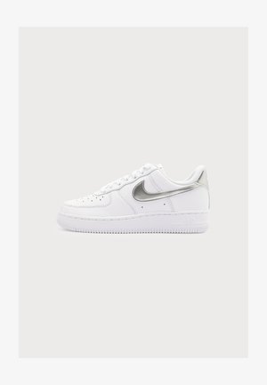 Nike Sportswear, AIR FORCE STREET - Baskets basses - white/metallic silver